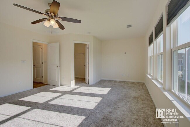 Building Photo - 432 Trotters Ln