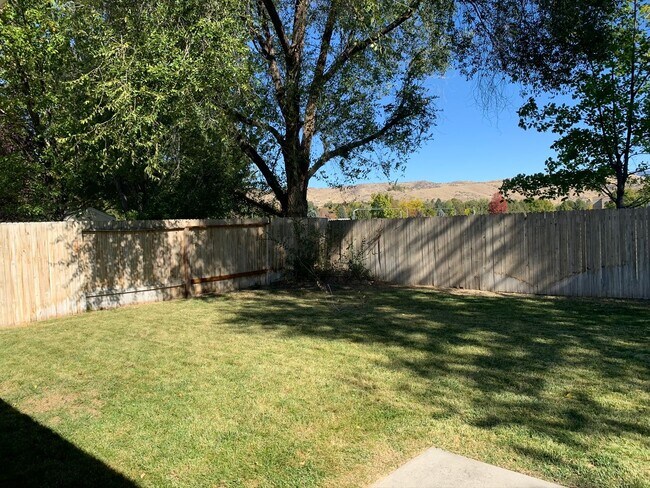 Building Photo - Charming 3 bed 2 bath home in a quiet Boise Neighborhood just off Glenwood and Hill Rd.