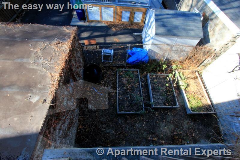 Building Photo - 92 Rogers Ave