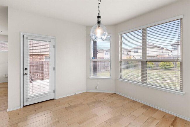 Building Photo - 3560 Pauling Loop