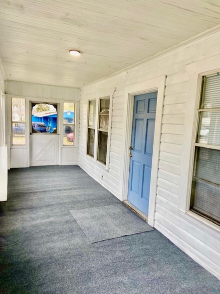 Building Photo - 356 Walnut St