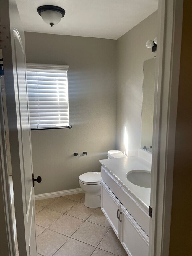 Building Photo - 4 Bed Pool House for Rent in Wildomar