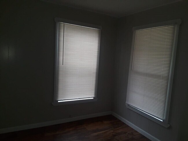 Building Photo - 255 Elmore St
