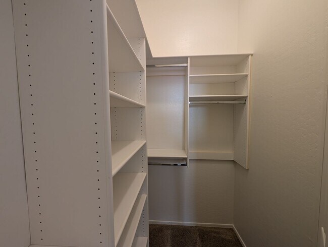 Building Photo - 4 bedroom 2 Bathroom Cooper Commons Home