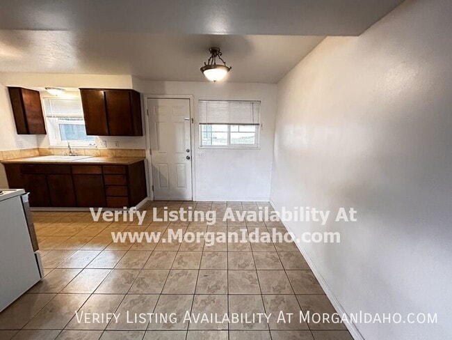 Building Photo - 4720 Freemont-