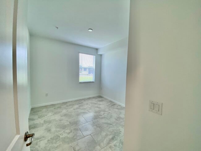 Building Photo - 6015 Ellerston Way
