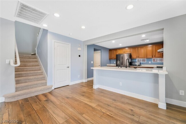 Building Photo - 6097 Honeysuckle Ridge St