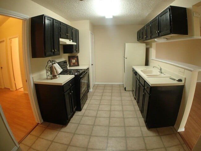 Building Photo - 9205 Sedgemoor Trail