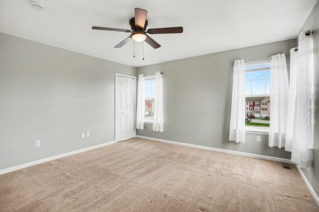 Building Photo - 700 Admiral's Quay Dr