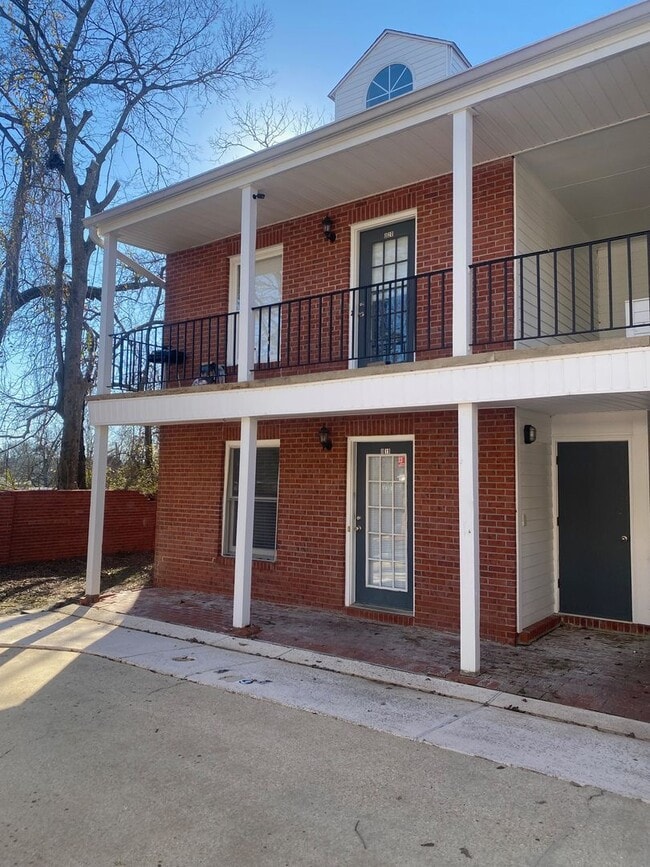 Building Photo - Gillespie