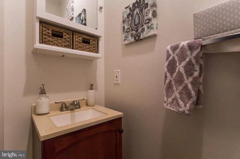 Building Photo - 4950 Fitch Pl NE