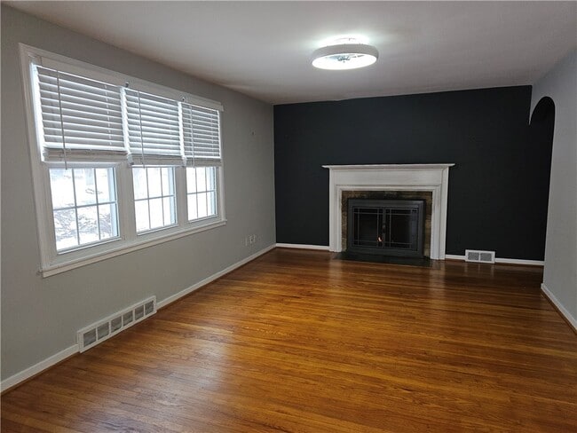 Building Photo - 940 S Grosvenor Rd