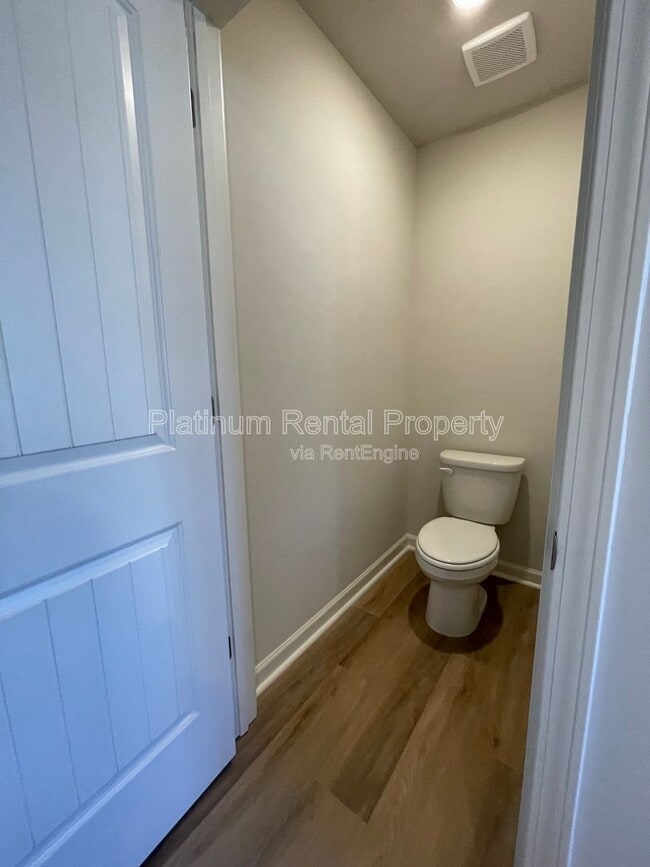 Building Photo - 56 Rustin Rdg