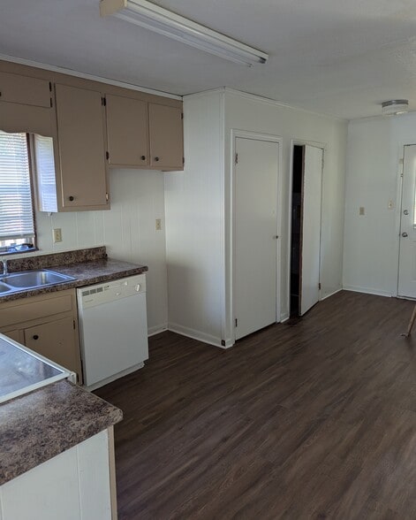 Building Photo - 4814 Impala Ln