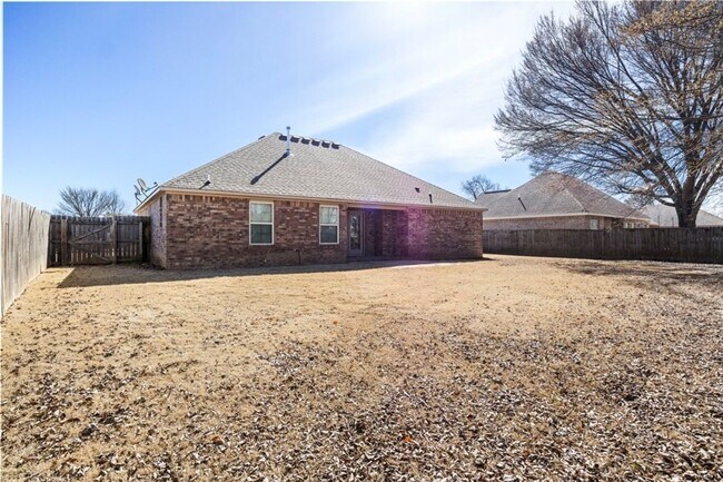 Building Photo - 12459 Bethel Oaks Dr