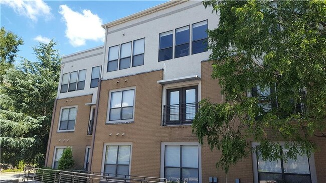 Building Photo - 821 Ralph McGill Blvd NE