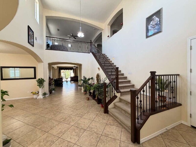 Building Photo - 2595 E Ebony Dr