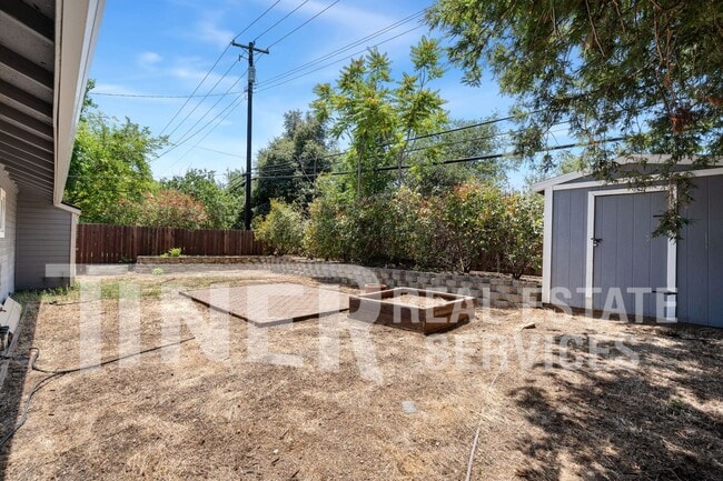 Building Photo - 652 Dittmar Way