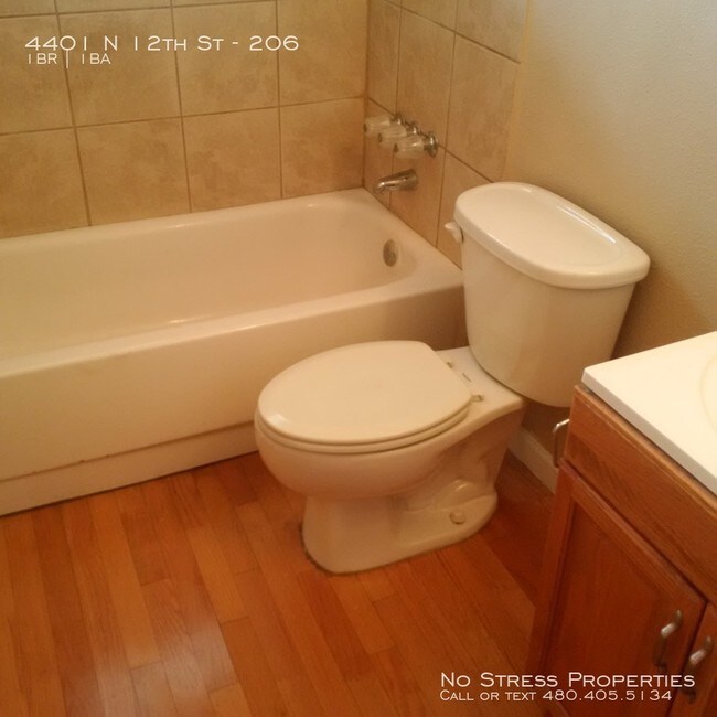 Building Photo - 1 Bed Condo off 12th St and Indian School!