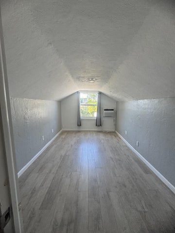 Building Photo - 317 NE 13th Ave