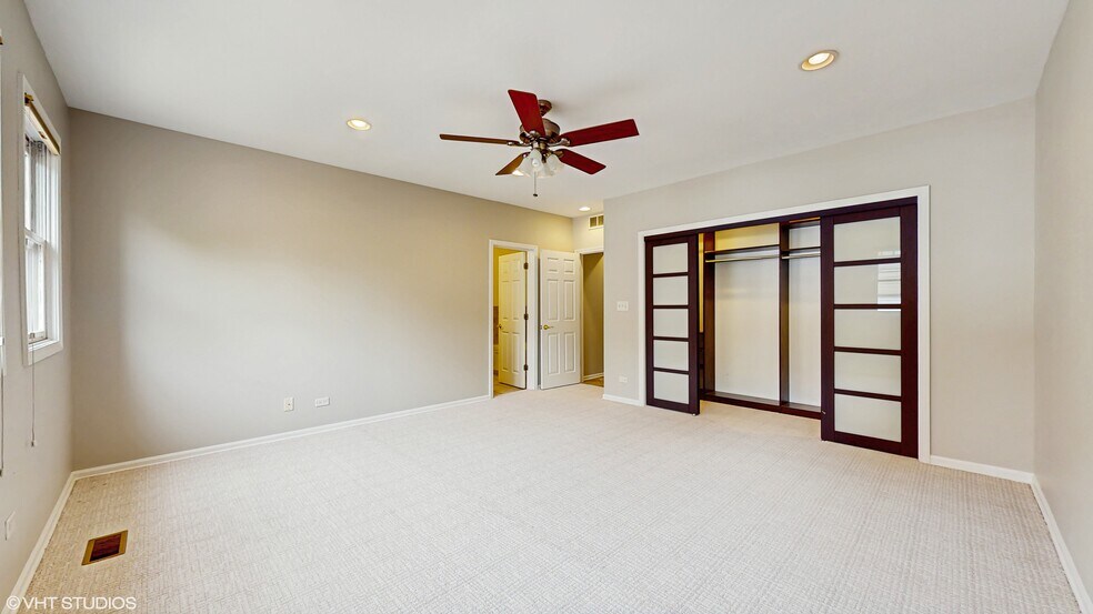 Master Suite - 710 W Aldine Ave