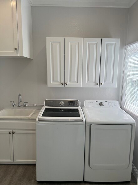 Building Photo - 8276 Norton Ave