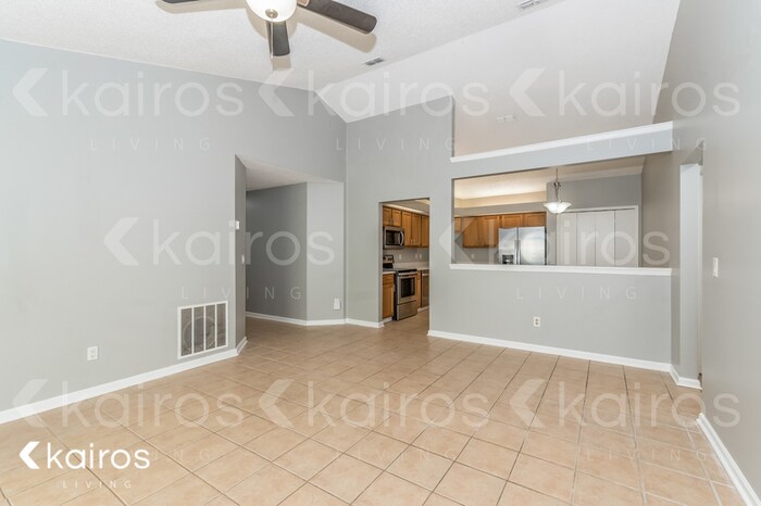 Building Photo - 1846 Manitoba Ct N
