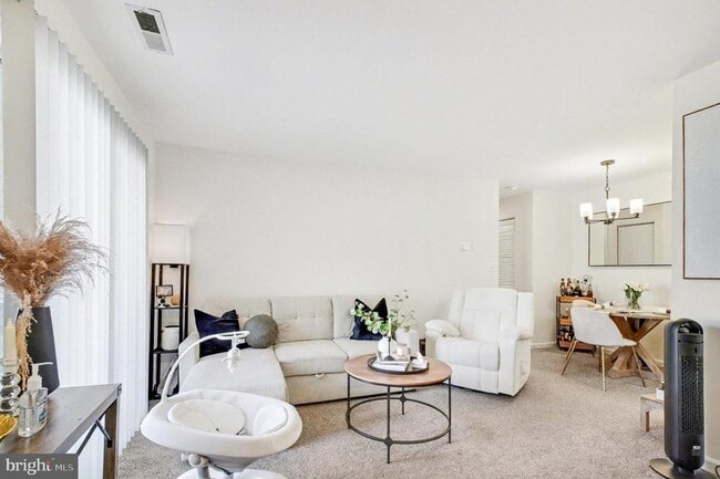 Building Photo - 75 Red Maple Ct