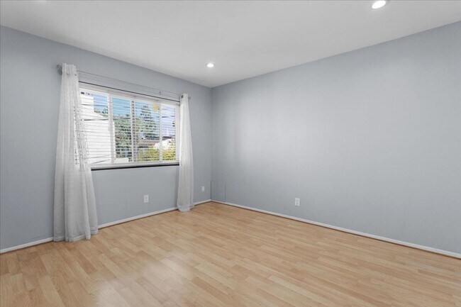 Building Photo - Updated Three Level Arcadia Townhome with Private Yard and Attached Garage