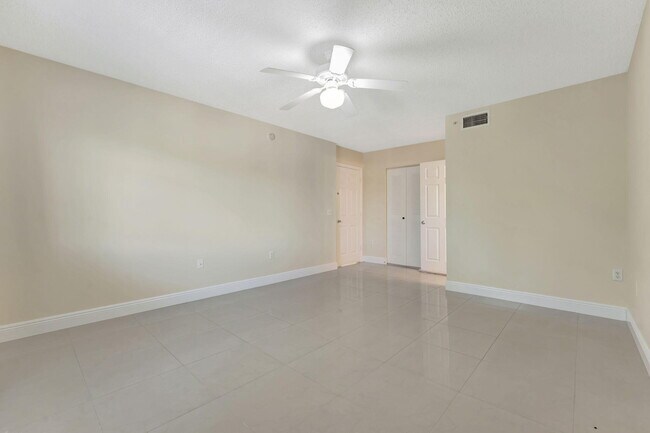 Building Photo - 5055 Wiles Rd