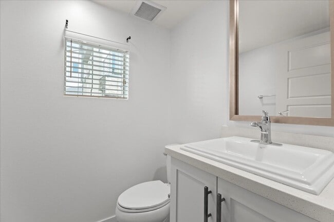 Building Photo - Modern 3-Bedroom Townhome with Luxe Finishes and Private Garage