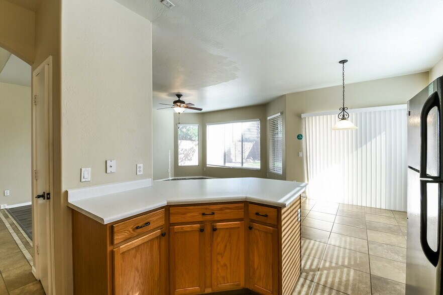 Building Photo - 17435 N 16th Pl