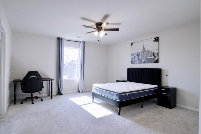 Building Photo - 10158 Chatham Run Ln