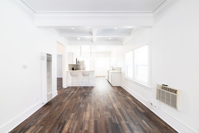 Building Photo - 321 Heliotrope Dr