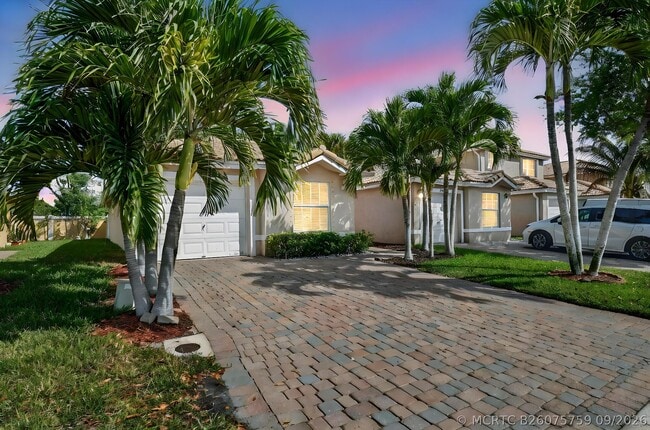 Building Photo - 3387 Commodore Ct