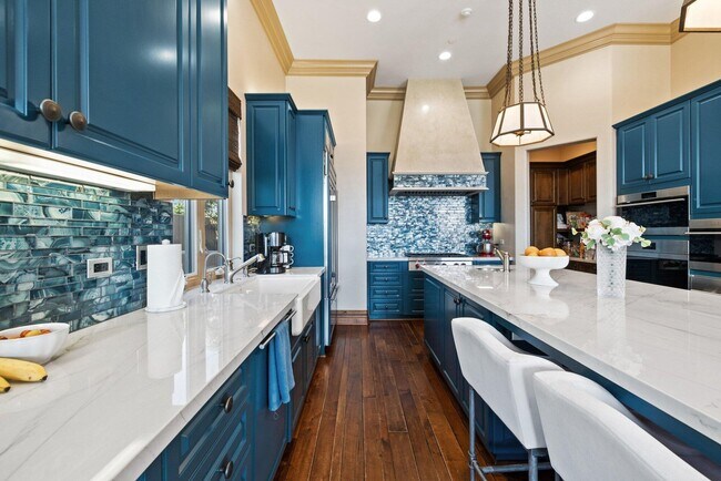 Building Photo - 75741 Via Stia