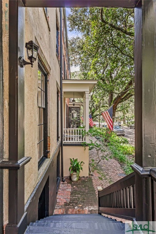 Building Photo - 117 E Jones St