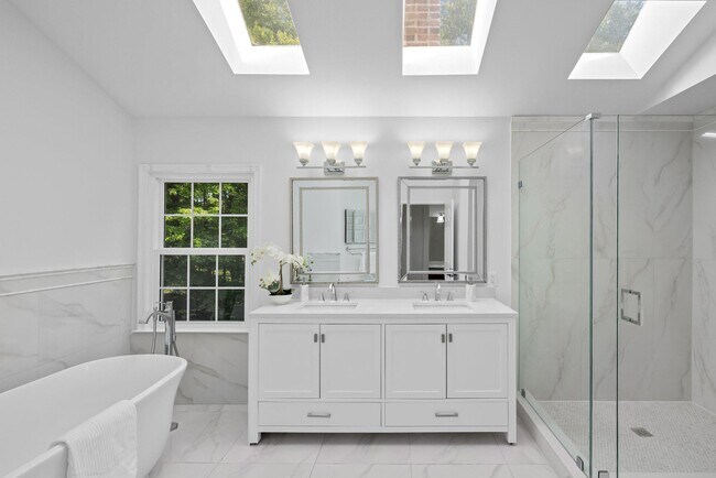 Building Photo - 6609 Heidi Ct