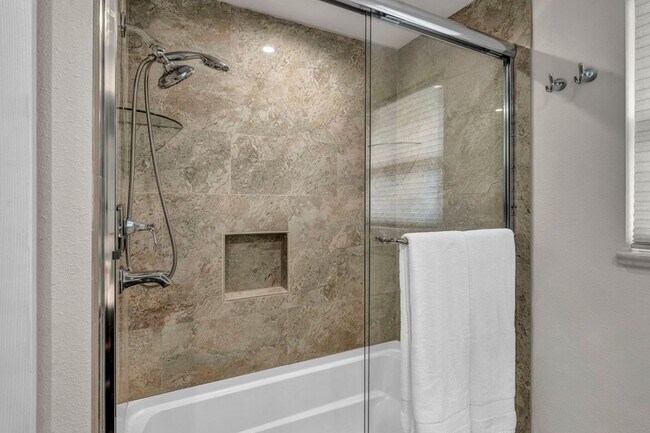 Building Photo - FULLY FURNISHED MOUNTAIN VIEW RETREAT with HOT TUB, RV PARKING & NO HOA