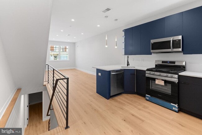 Building Photo - 713 S 58th St