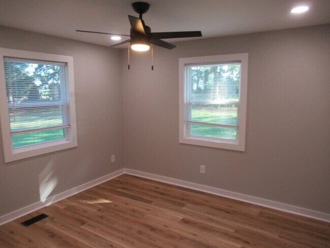 Building Photo - Spacious, Move-In Ready Rental with Modern Updates on the West Side of Lincolnton!