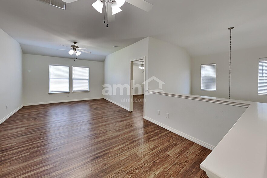 Building Photo - 26949 Carriage Manor Ln