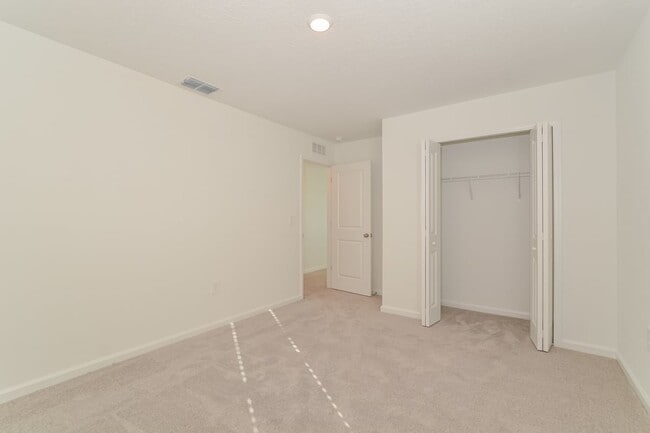 Building Photo - 1558 Jessica Blvd