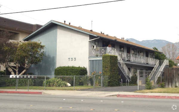 Building Photo - 733 E Duarte Rd