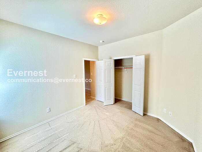 Building Photo - 10009 Bull Run