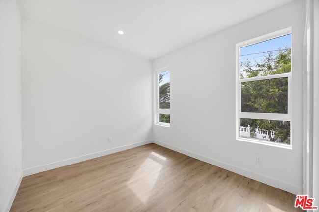 Building Photo - 11255 Hatteras St