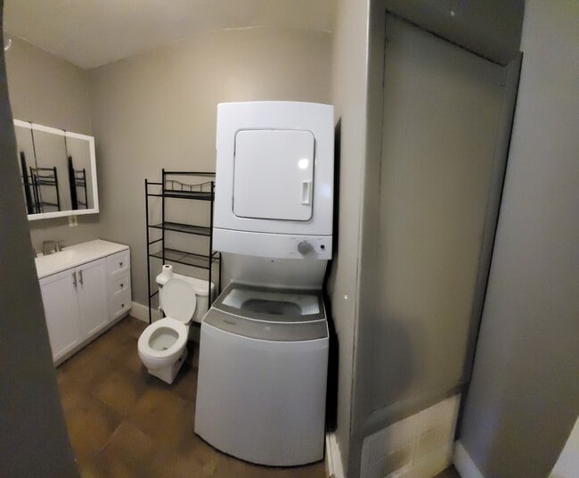 Building Photo - 215 N Jenkins St