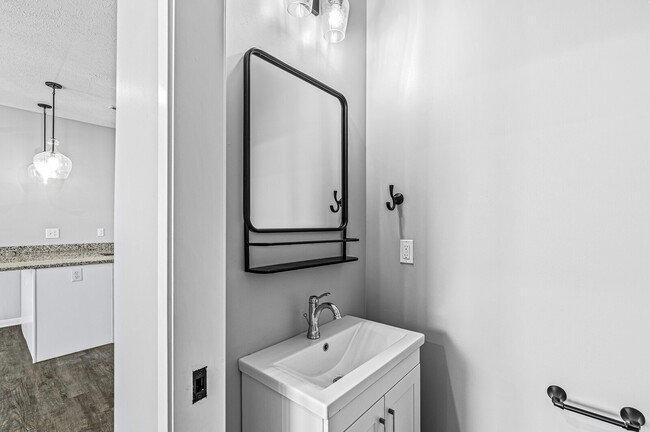 Building Photo - 260 N 10th St