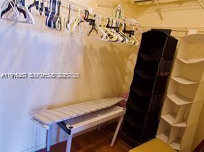 Building Photo - 800 Parkview Dr