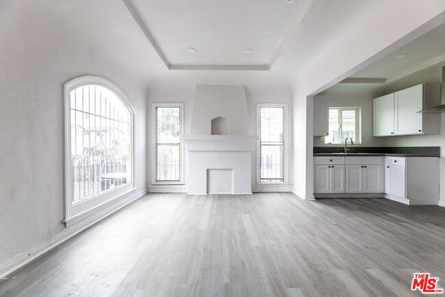 Building Photo - 138 W 82nd St